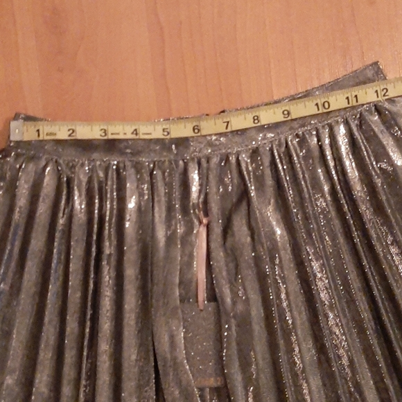 Forever 21 skirt - Picture 5 of 7